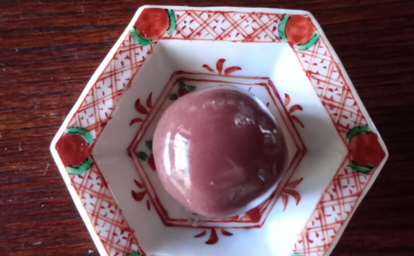 東京出張からのお土産の定番は、舟和の芋ようかんとあんこ玉。