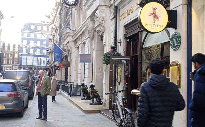 ロンドンSLADMOREジェイムズストリート