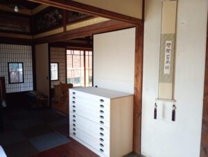 シルクスクリーン収納用箪笥